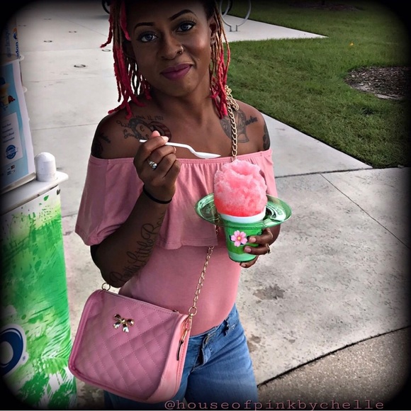 PinkBombchelle Pink Quilted Pattern Makeup Bag/Purse — Bow - Picture 8 of 12